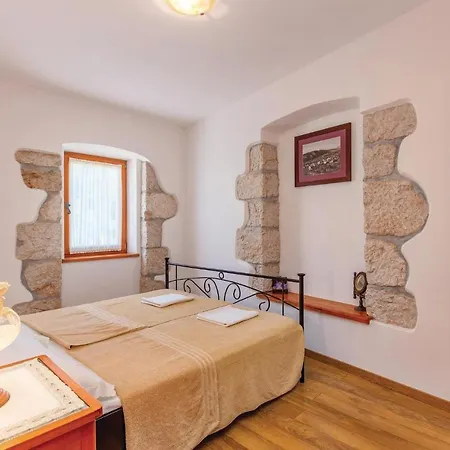 2 Bedroom Beautiful In بيت للعطل Barci