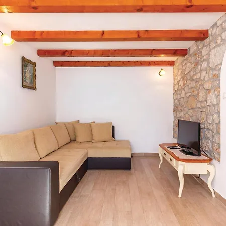 2 Bedroom Beautiful In