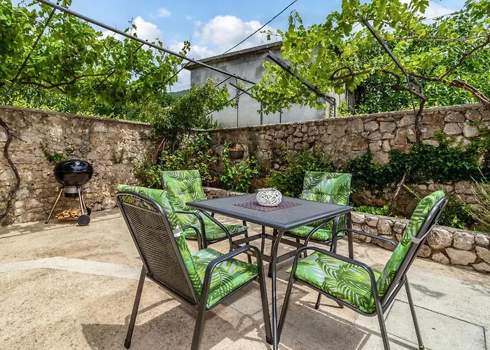 2 Bedroom Beautiful In *