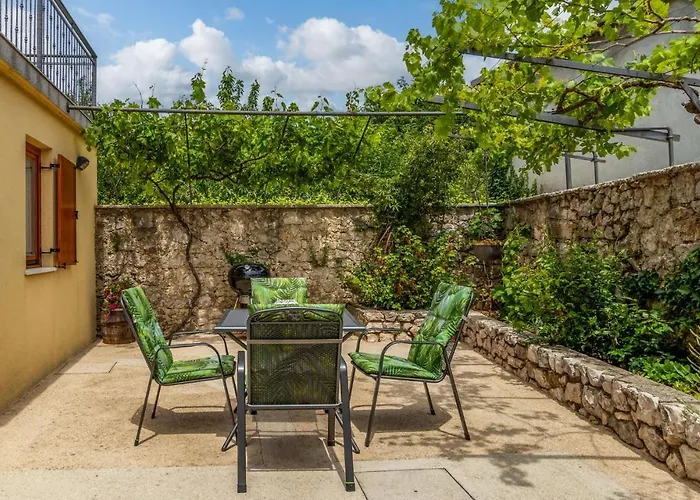 2 Bedroom Beautiful In Σπίτι διακοπών