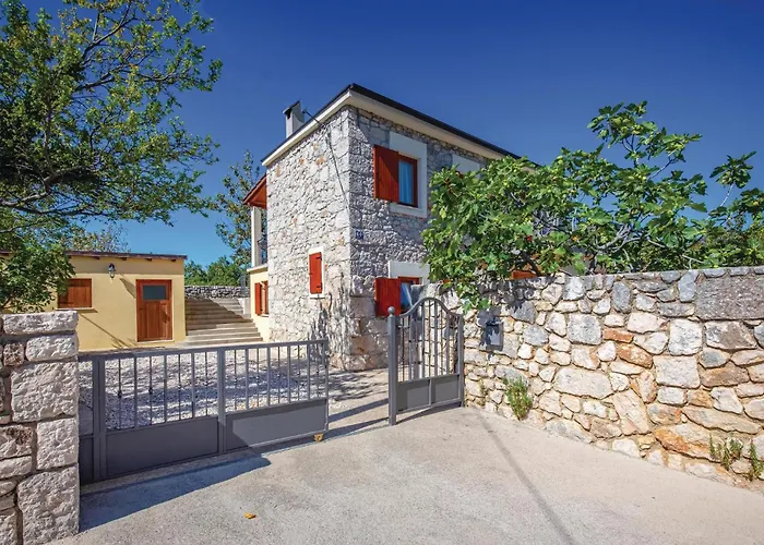 2 Bedroom Beautiful In Σπίτι διακοπών