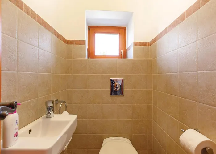 Σπίτι διακοπών 2 Bedroom Beautiful In *